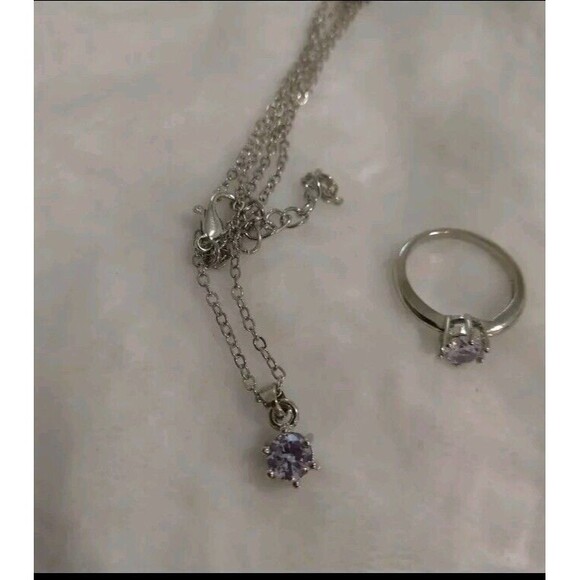 WOMANS SILVER TONE JEWELRY SET NECKLACE RING  STUD EARRINGS CLEAR RHINESTONE - Picture 2 of 8